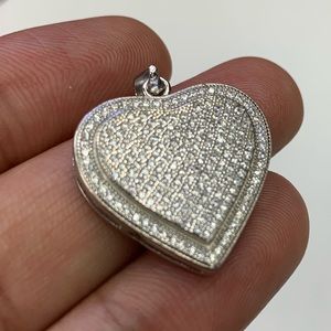Sterling silver heartcharm with 16” box chain
